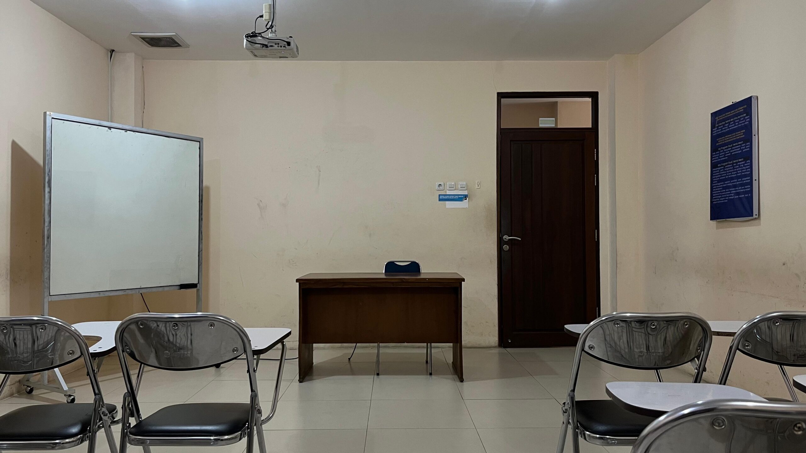 kelas_depan_tengah